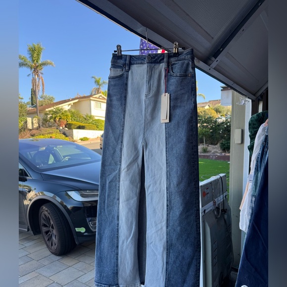 This is an Alice + Olivia Rye two-tone denim maxi skirt NWT size 25 - Picture 7 of 9